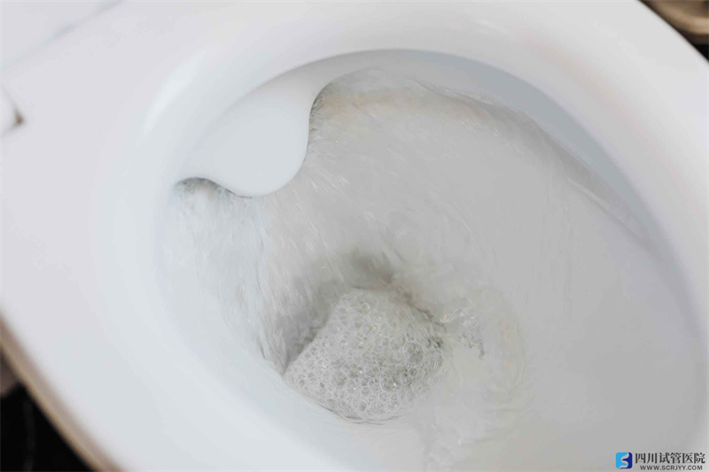 試管嬰兒移植后，便秘會(huì)影響著床嗎？(圖1)