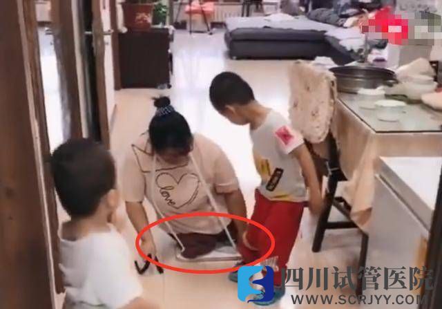 “無腿”媽媽試管生下雙胞胎，如今5年過去，一家人現狀如何？(圖2)