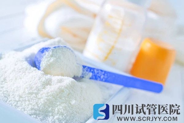 寶寶長(zhǎng)期吃奶粉容易上火便秘